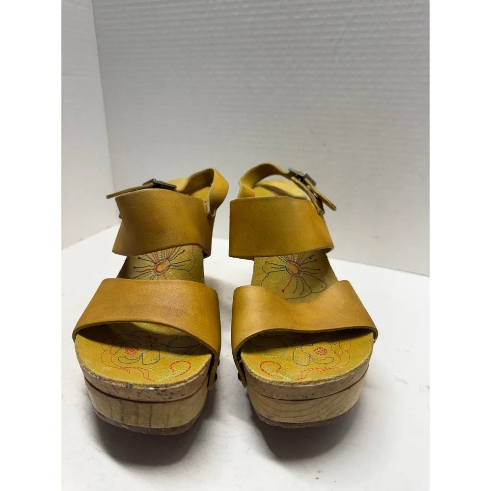 Art Company Yellow Leather Floral Wedge Sandals Made in Spain Size 41